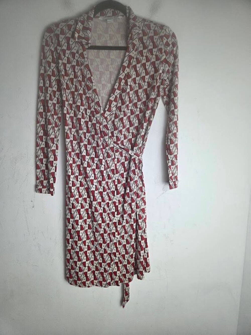 Diane Von Furstenberg Red Cream "DVF Kaley" 100% Polo Silk Wrap Dress size 0